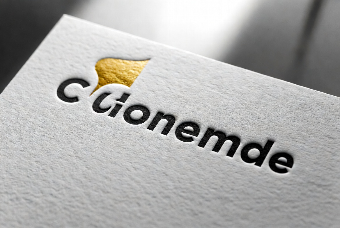 Κάρτα πολυτέλειας σε ειδικό χαρτί 600γρ με letterpress χρυσοτυπία και μαύρο χρώμα