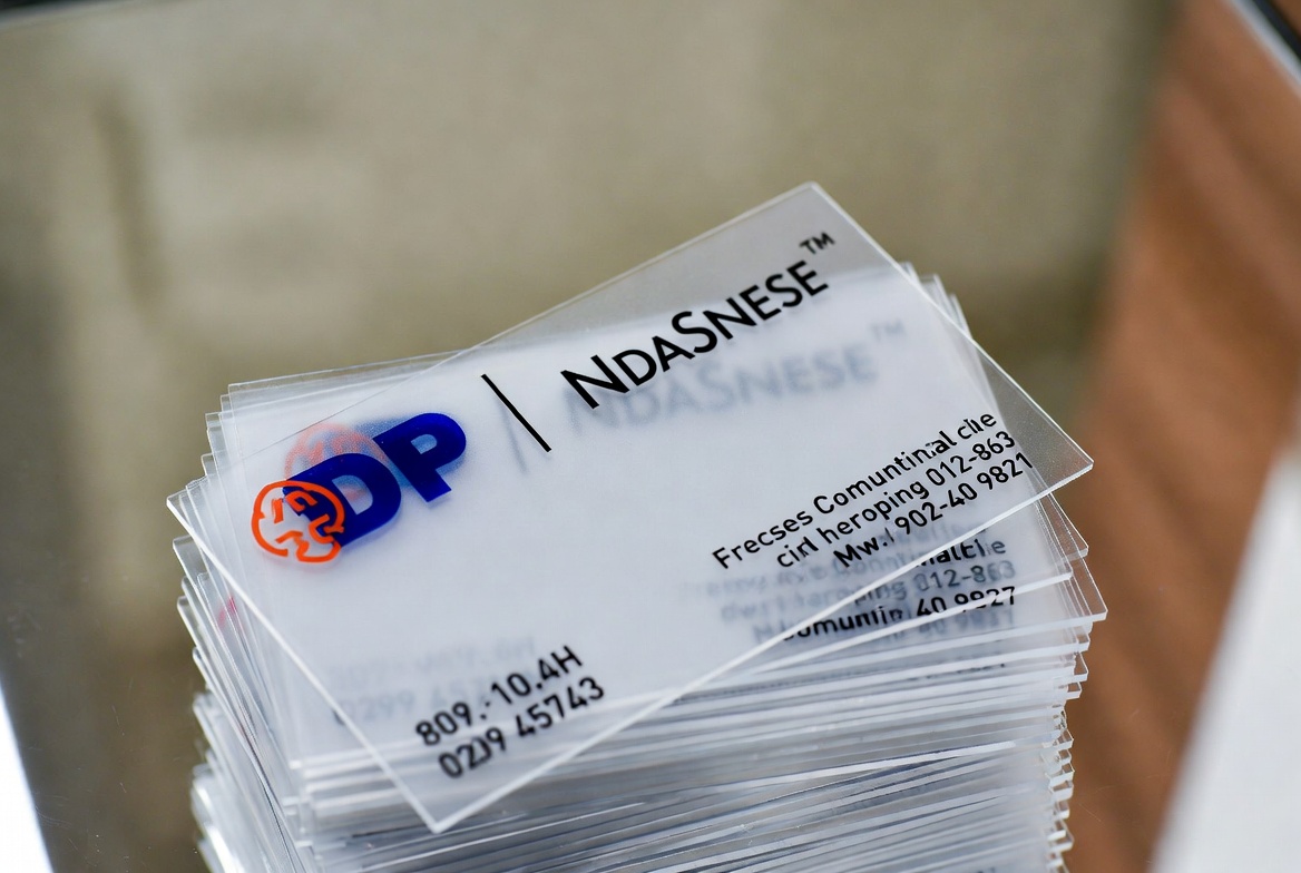 Κάρτα διάφανη γαλακτερή pvc τύπου πιστωτικής